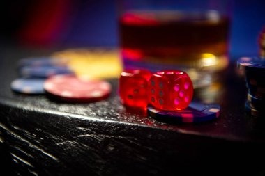 Dealer settling Capsa Susun payout on dyroth